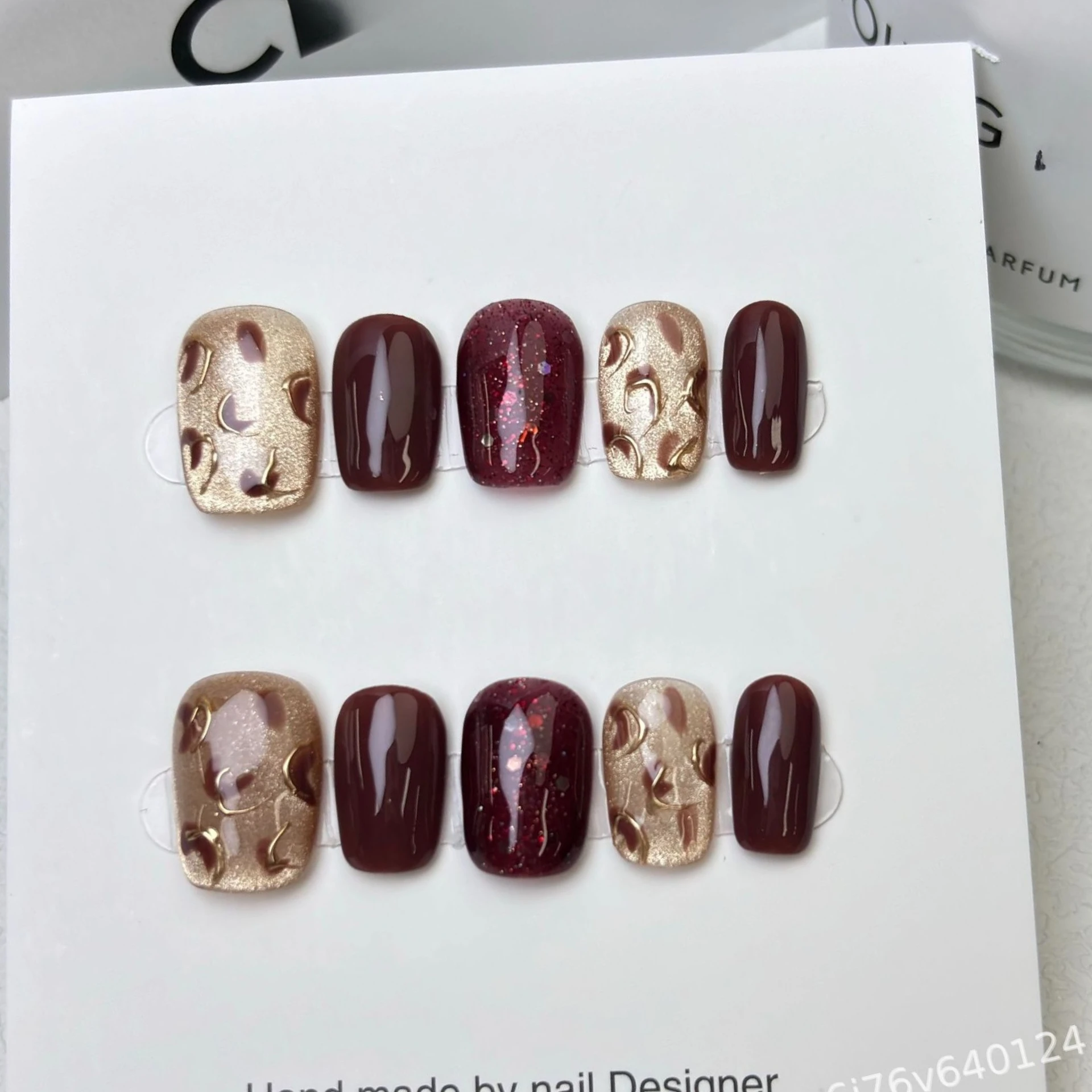 10 Stück weinrotes Quadrat, handgefertigt, zum Aufdrücken der Nägel, Winter-Kunstnägel, einfache tragbare Nägel zum Aufkleben, künstliche Nägel, Servies Diego Diego Diego Diego Image