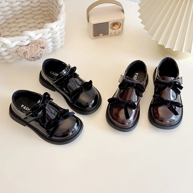 Mädchen Lackleder Mary Jane Schuhe mit Samtschleife Schwarze Schulschuhe Klassische Formelle Kinderschuhe
