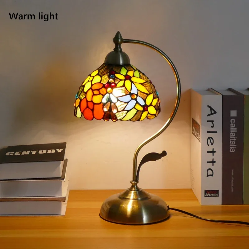 Neue kreative Studie Zimmer Bett Kopf Lesen Schreibtisch Lampe warme Retro Bar Bar bunte Glas kleine Schreibtisch Lampe