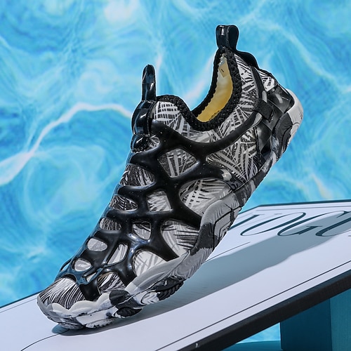 Schwarze, schnelltrocknende Herren-Wasserschuhe, leichte Barfuß-Aqua-Sneaker, atmungsaktive, rutschfeste Outdoor-Schuhe für Wassersport, Schwimmen, Strandspiele, Kajakfahren und Küstenreisen Image