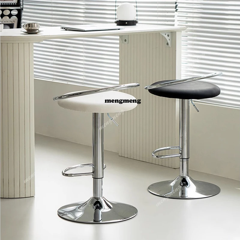 zK Minimalistische Komfortable Barhocker Entspannende Designer-Akzenthocker aus Leder Lange Nordische Barhocker