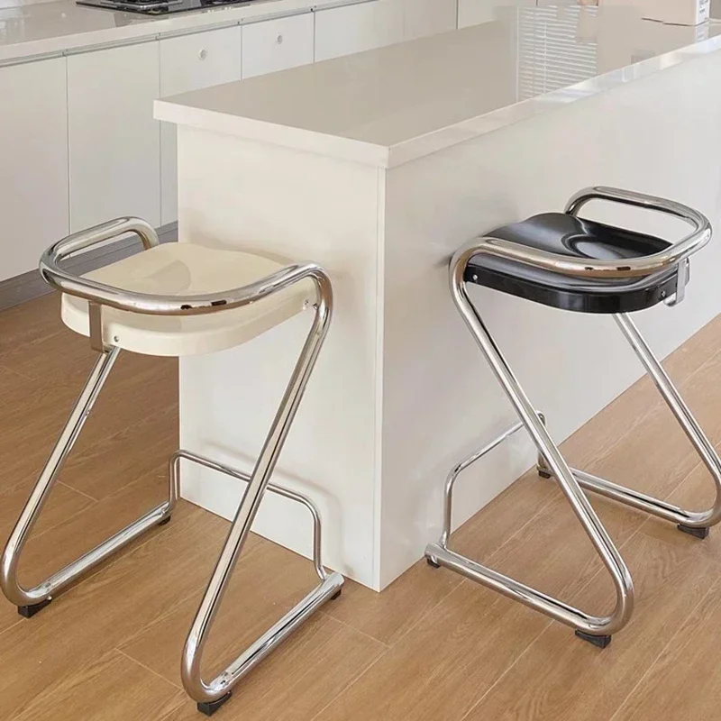 Nordischer Barstuhl aus Kunststoff, moderner minimalistischer Barhocker, europäischer Barhocker, weiß, geschmiedete Taburetes