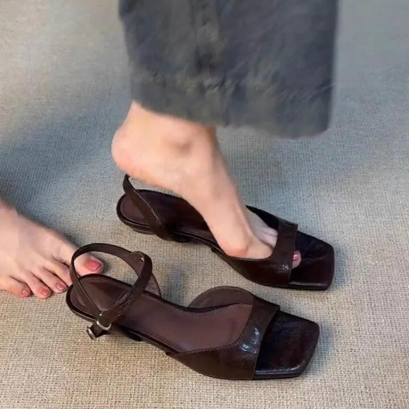 Summer Women's Low Heel Sandals - Fashion Leather Material Suitable for Office Wear and Casual Outdoor Shoes Plus Size 635
