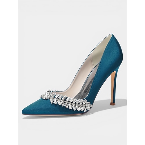 Lila Satin-Pumps mit spitzer Zehenpartie, Strassverzierungen und Stilettoabsatz für Damen, ideal für Cocktailpartys und Hochzeiten. Abendveranstaltungen Image