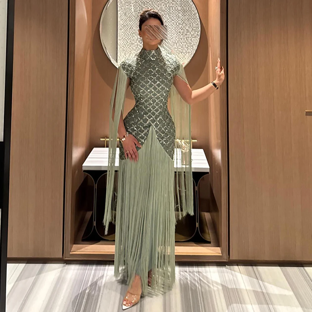 Exquisites Meerjungfrau-Abendkleid mit glitzerndem Stehkragen und Paillettenquasten, maßgeschneiderte Cocktailkleider, zarte Promi-Kleider aus Jersey Image