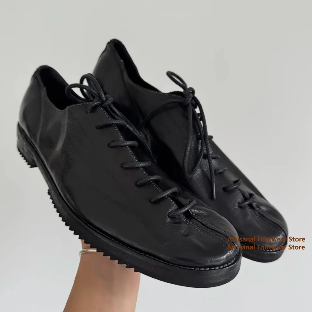 Schwarze Schnür-Derby-Schuhe aus weichem Leder mit flacher Sohle, Herrenschuhe, Vintage-Stil, Freizeitschuhe, trendige handgefertigte Herrenschuhe