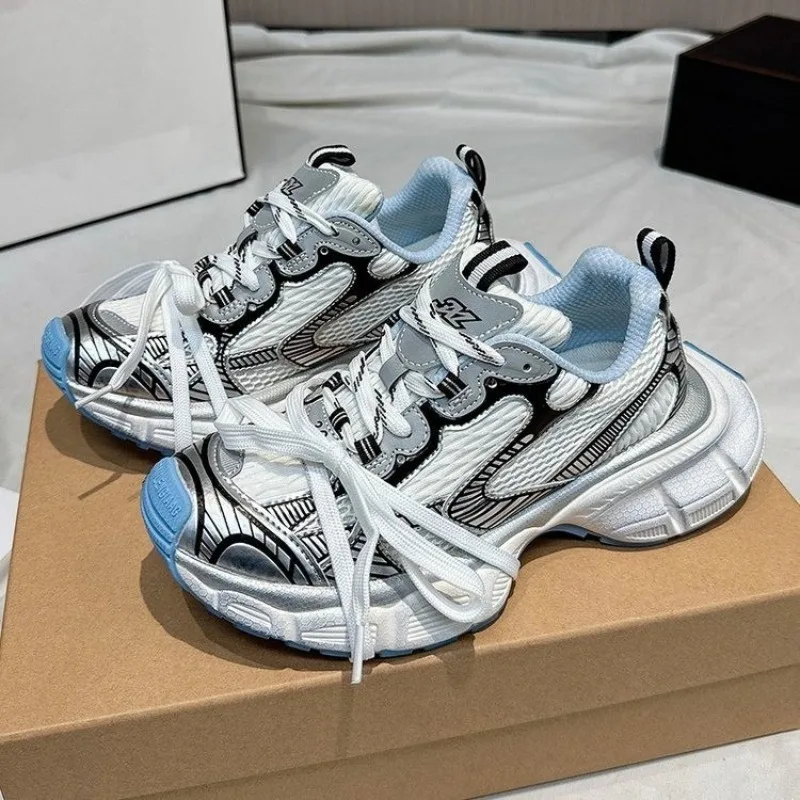 Farbblockierte Sport-Sneaker im Auslandsstil für Damen 2026 – Neue Retro-Frühlingsschuhe, atmungsaktiv und mit erhöhter weicher Sohle Image