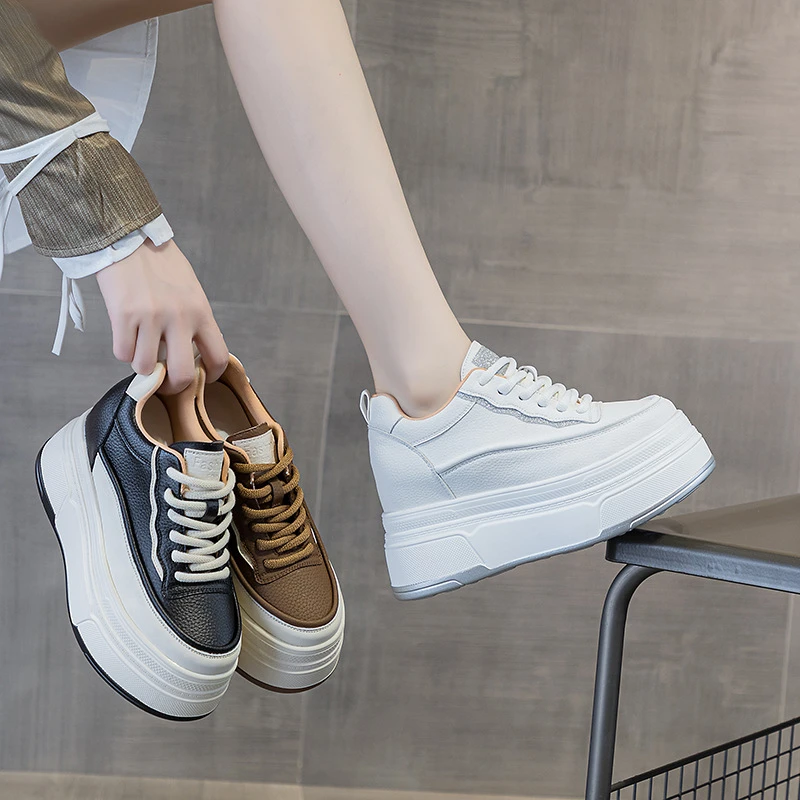 Herbst Winter Neue Keilabsatz Weiße Schuhe Plateau Dickbesohlte Damenschuhe Erhöhte Höhe Lässige Kleine Schuhe Plus Samt
