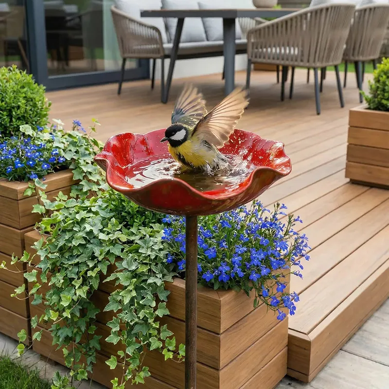 Décoration de jardin artisanale en forme de fleur de coquelicot rouge, pique pour bain d'oiseaux, abreuvoir extérieur, art de jardin pour oiseaux, ornement de jardin, cadeau