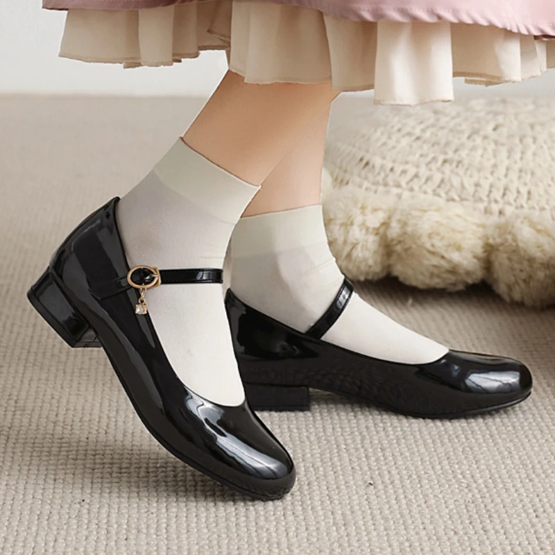 Elegante Damen-Pumps mit niedrigem Absatz, 2025, große Größe 48, Mary Janes-Schuhe, lässig, schwarz, weiß, kurze Absätze, Büro- und Hochzeitsschuhe für Mädchen