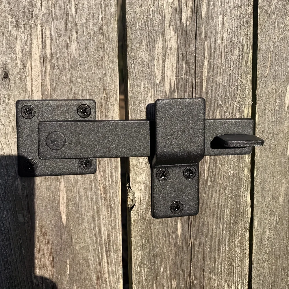 Robustes, dunkles Metall-Scheunentorschloss