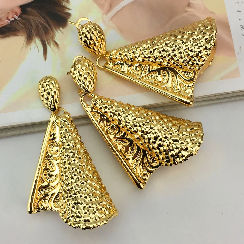Yuminglai Dubai Frauen Creolen Halskette Set Mode Braut Hochzeit trend ige afrikanische 24 Karat Gold Farbe Kupfer Schmuck Set fhk16675 Image