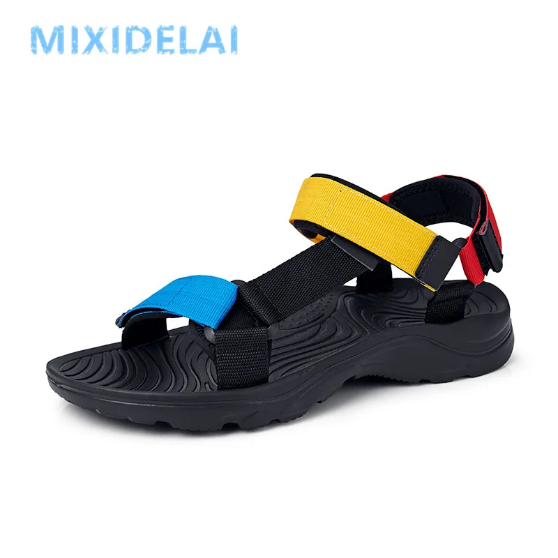 2026 Neue Herren-Sandalen Rutschfeste Sommer-Flip-Flops Hochwertige Outdoor-Strandschlappen Freizeitschuhe Günstige Herrenschuhe Wasserschuhe