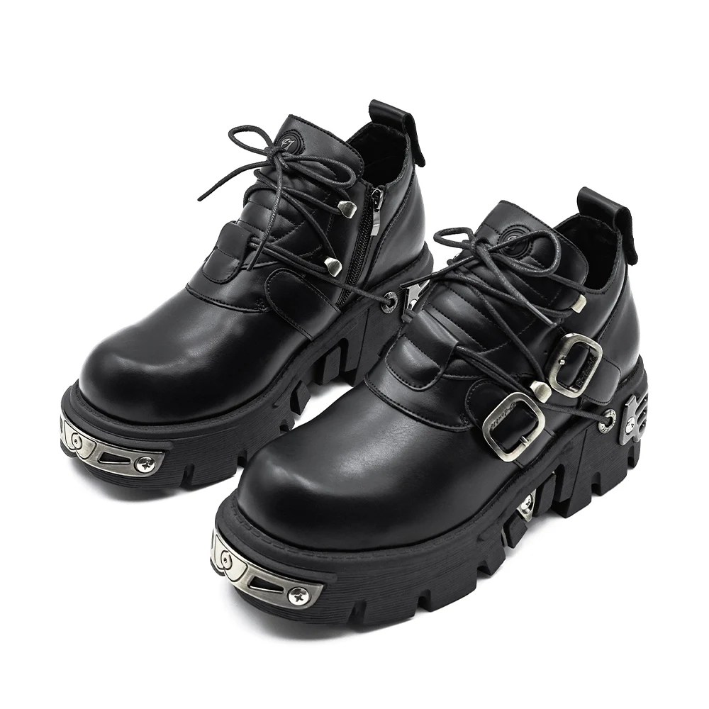 2026 neue Dark Punk Stil Frau Gothic Flamme Geschnitzt Vintage Rock Stiefel Leder Schuhe Metall Nische Low Top Plattform Schuhe
