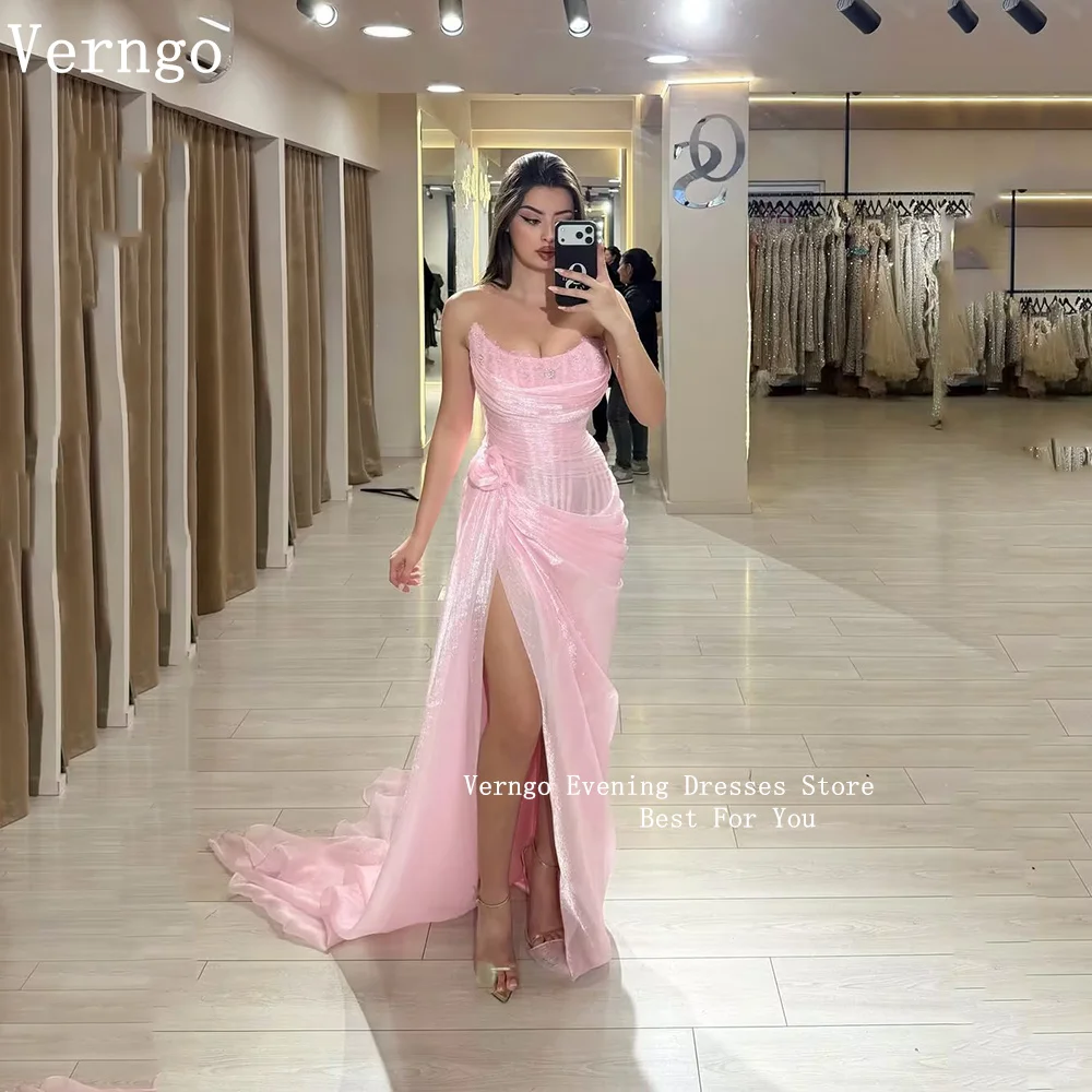 Verngo Rosa glänzendes Abendkleid, trägerlos, Meerjungfrau-Stil, seitlich geschlitzt, Ballkleider, modernes, sexy Partykleid mit Schleppe, individuell gestaltet Image
