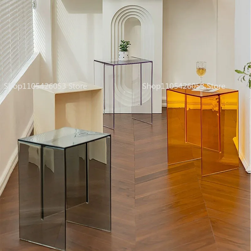 Nordischer Acryl-Couchtisch, kleiner Wohnzimmertisch, transparenter Beistelltisch für Sofas, schlichter kleiner Tisch für kleine Wohnungen