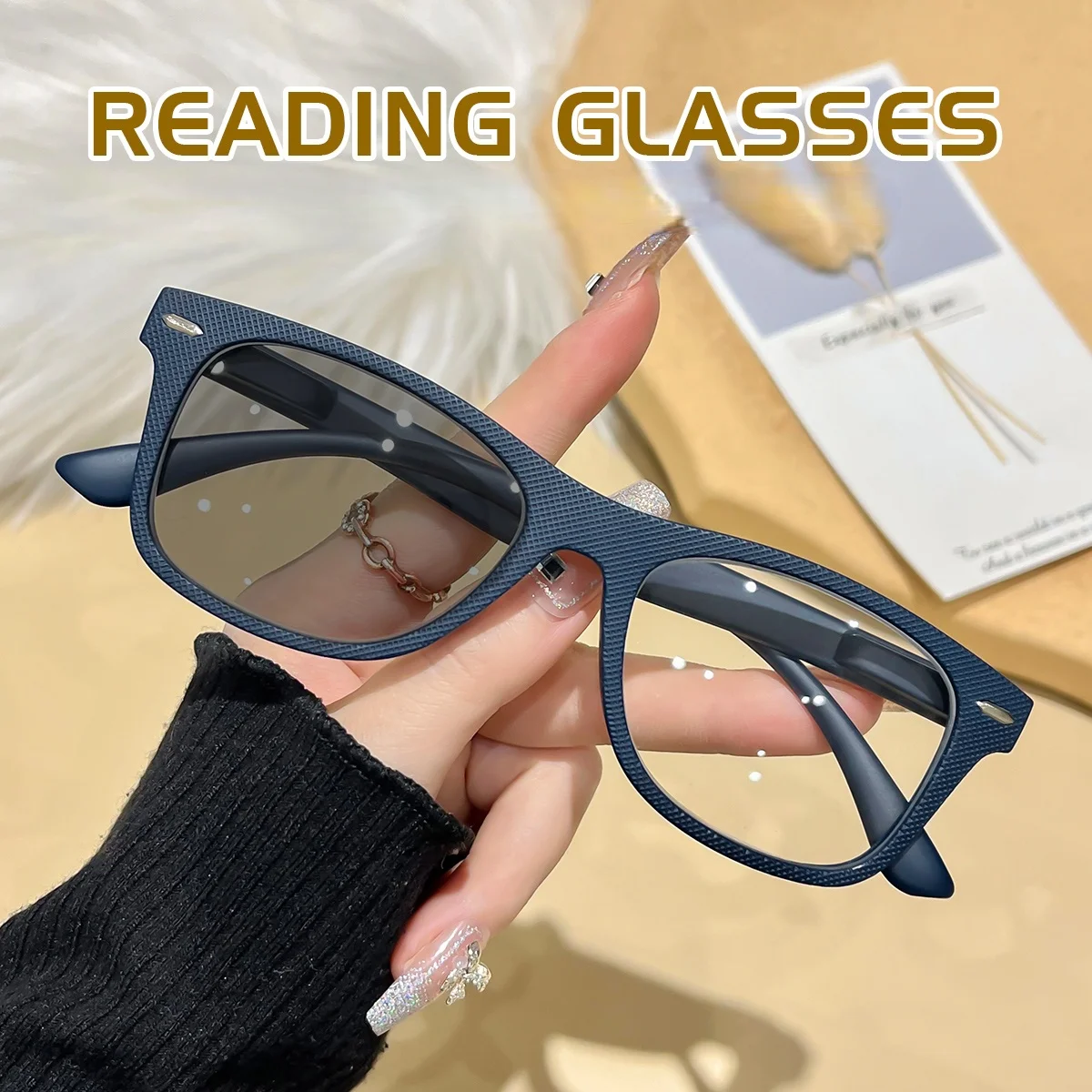 Ultraleichte Rechteckige Photochrome Lesebrille, Anti-Elektronisches-Blaulicht-Schutz, Farbwechsel in Sonnenlicht, +1,0 bis +4,0 Image