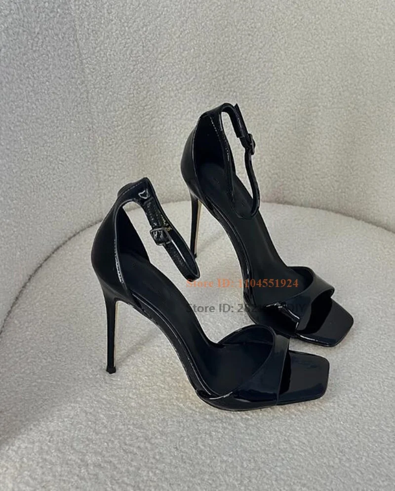 Schwarze Stiletto-Sandalen aus Lackleder für Damen mit Quadratischer Spitze, Riemen, Offener Zehenpartie und Dünnem Hohem Absatz - Neue Sexy Damenschuhe