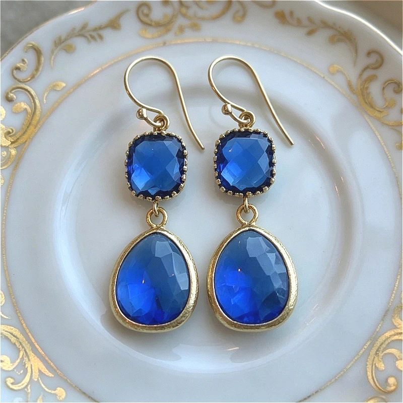 Elegante Geometrische Blaue Synthetische Zirkonia-Anhänger-Ohrringe für Damen, Modischer Stil für Bankette und Jubiläen, Schmuckhandwerk Image