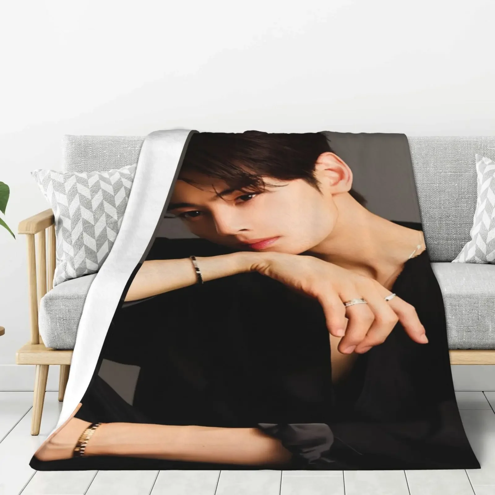 True Beauty Hwang In Youp Cha EunWoo Flanell-Überwurfdecke, warmes Stern-Kunstdesign für Bett, Schlafzimmer, Sofa, Picknick, perfektes Geschenk Image