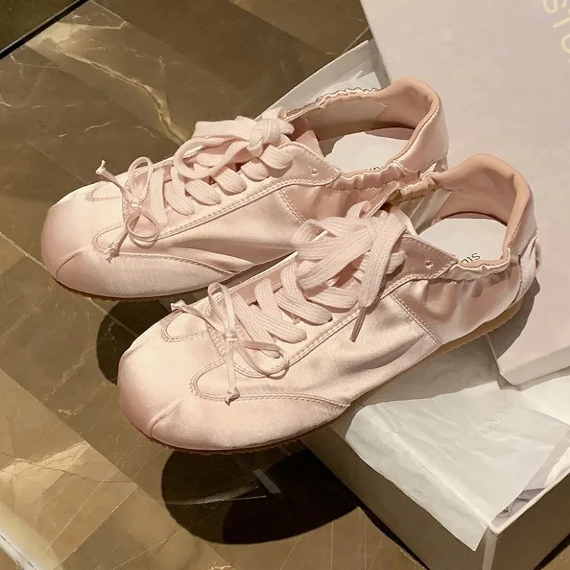 Marken-Sportballettschuhe für Damen, Satin-Slipper, Casual Sneakers, Komfortable Schuhe mit Schleife, Designer-Damenschuhe