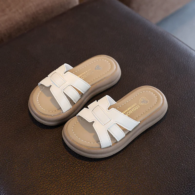 Mädchen-Slipper 2026 Sommer Neuer Stil Kinderschuhe Mädchen Prinzessinnen-Schuhe Weiche Sohle Modische Outdoor-Schuhe Einteilige Slipper