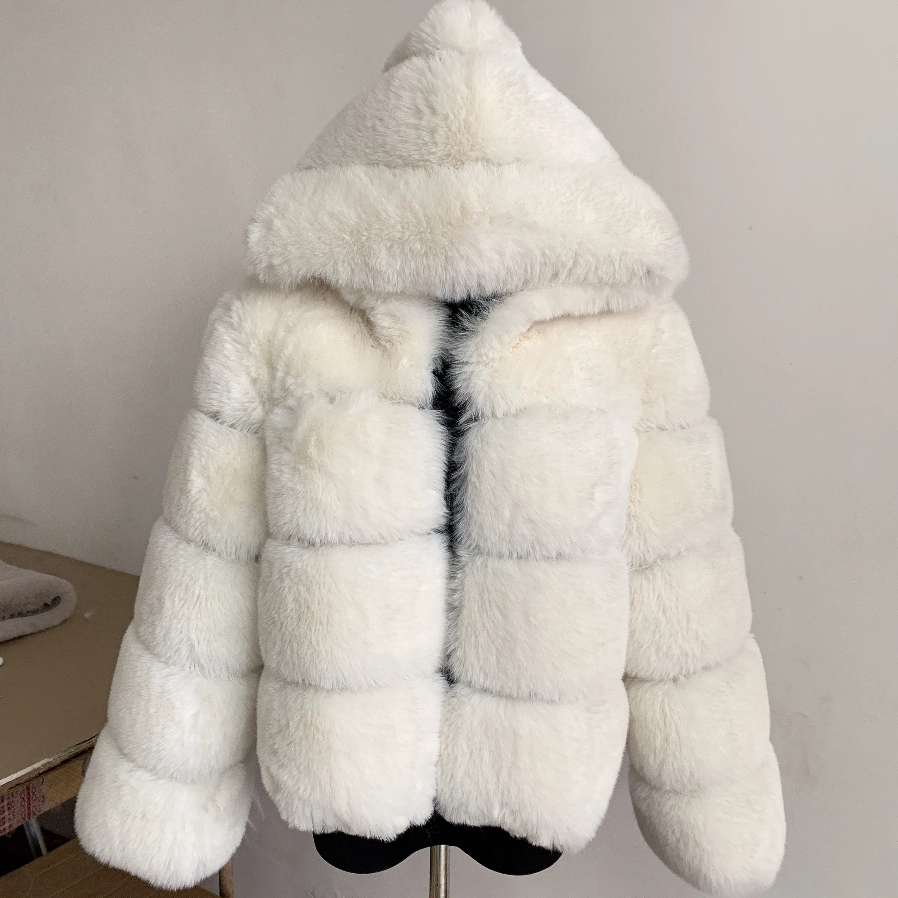 2022 hiver chaud fausse fourrure de renard manteau à capuche épais fausse fourrure à capuche veste de luxe femmes manteau d'hiver fausse fourrure manteau de haute qualité