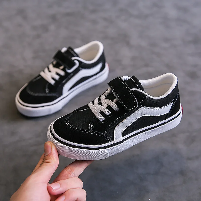 Kinder Segeltuchschuhe Jungen Boardschuhe New Net Red Low Gang Mittlere und große Kinder Baby Mädchen Boardschuhe Eltern-Kind-Schuh Image