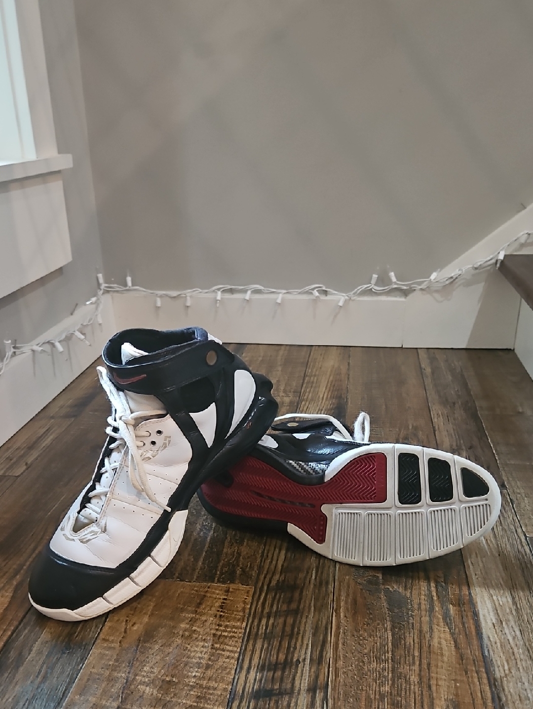 Nike Shoes | Vintage Nike Air Zoom Huarache 2005- Kobe Nike 2k5 Used Indoor Basketball | Color: Black/White | Size: 11