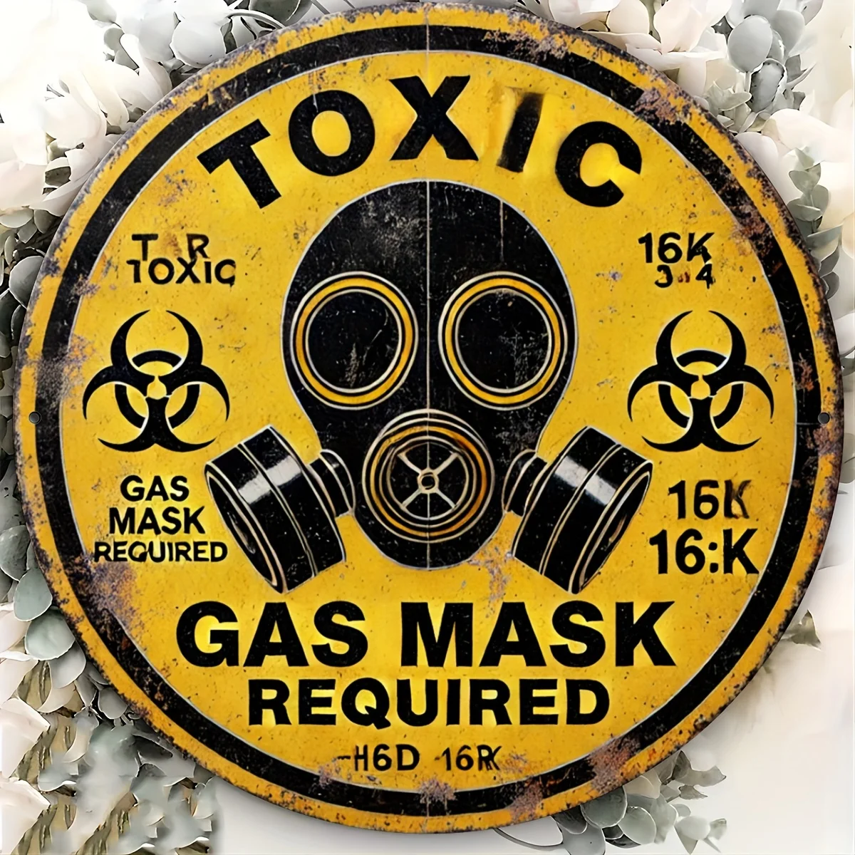 Vintage-Gasmaske mit Warnhinweis: Biohazard, Metall-Blechschild, Retro Gelbes Warnschild, Runde Wanddekoration, Halloween Haunted Hou Image