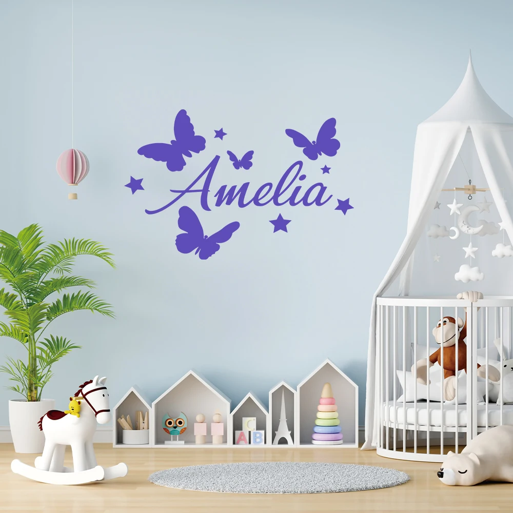 1 Stück Personalisierbare Schmetterlings-Wandaufkleber mit individuellem Namen, kreative Dekoration für Wohnzimmer und Schlafzimmer, Wandtattoos