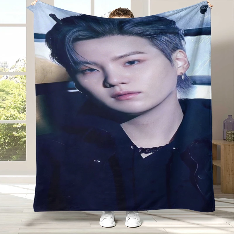 SUGA Agust D Kpop B-BTS Flanelldecke, ultraweiche, warme Plüschdecke für Zuhause, Schlafzimmer, Bett, Sofa, Büro, Camping, Picknick, Geschenk Image
