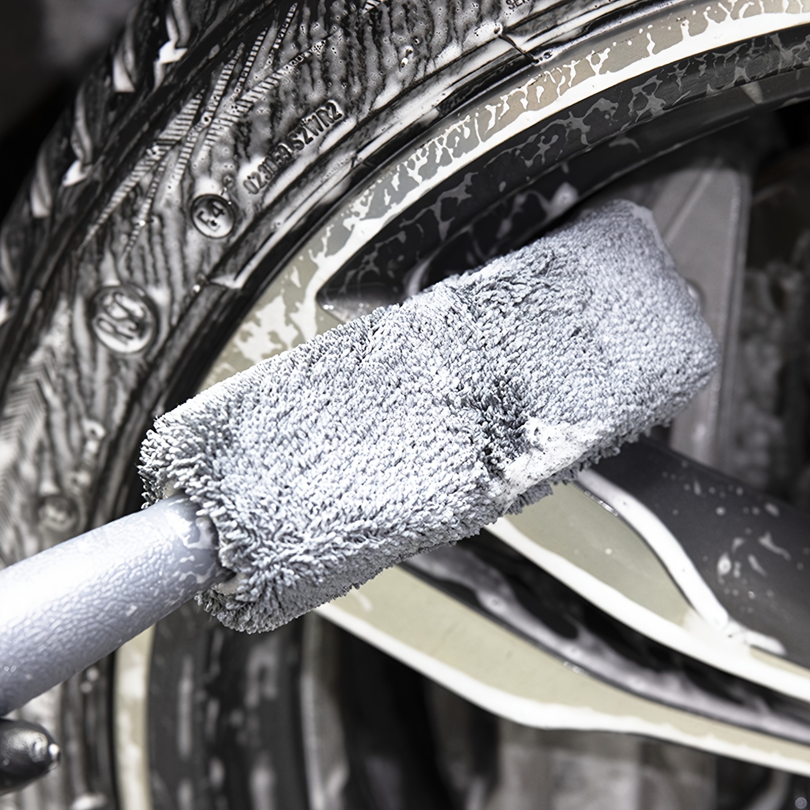 Microfiber Wheel & Rim Cleaning Brush For Car Detailing And Tire Care gray
