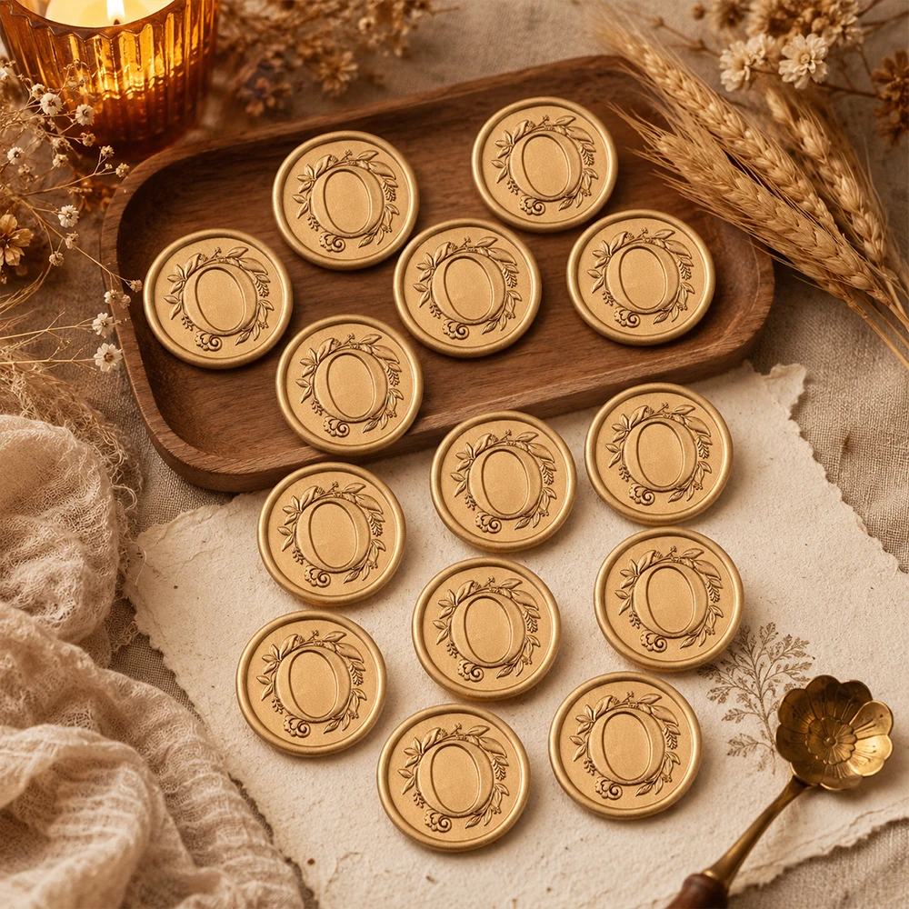 25 Stück goldene, selbstklebende Wachssiegel-Aufkleber mit Initialen und Alphabet – für Hochzeit, Party, Geburtstag, Weihnachten, Umschlagversiegelung Image