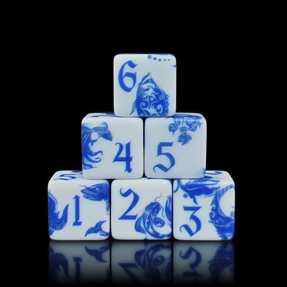 12 Stück 16mm Blau-Weiße Porzellan-Koi-Fisch-Würfel, Traditioneller Chinesischer Stil D6 Würfel, Acrylwürfel für Tischspiele & Partys Image