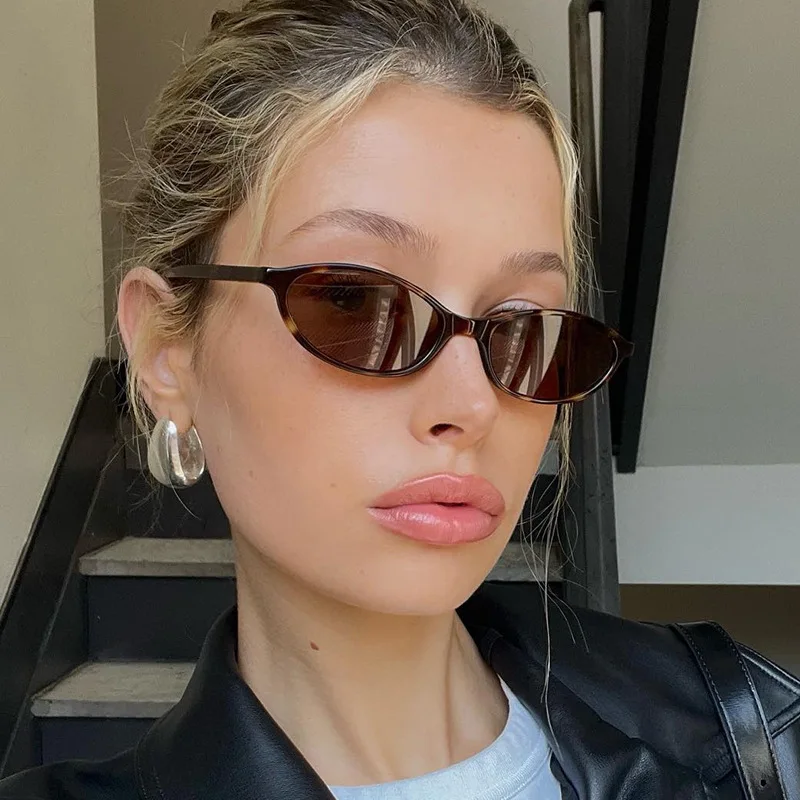 2026 Trendige Vintage Ovale Sonnenbrille für Damen Kleiner Rahmen Sonnenbrillen für Herren Punk Schwarz Braun Gläser Sonnenschutz-Brillen Großhandel Image