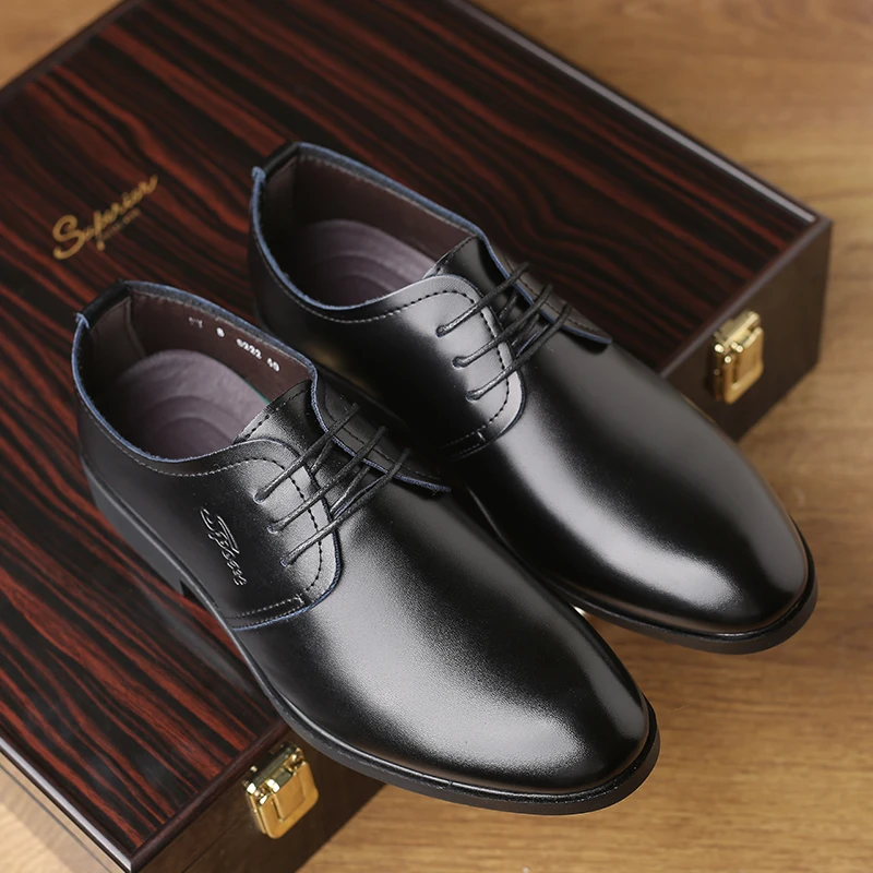 Herrenschuhe Schwarze Leder Formelle Schuhe für Männer Oxfords Herren Hochzeit Party Büro Geschäftsschuhe Herrenschuhe Übergrößen