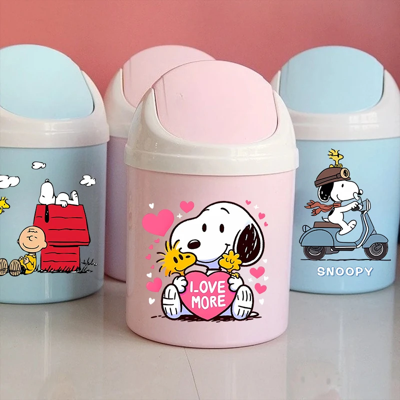 Snoopys Mini Schreibtisch-Mülleimer Kleiner Abfalleimer Cartoon Anime Schlafzimmer Mülleimer Abfallbehälter Sauberer Arbeitsplatz Aufbewahrungsbox Heimgeschenk