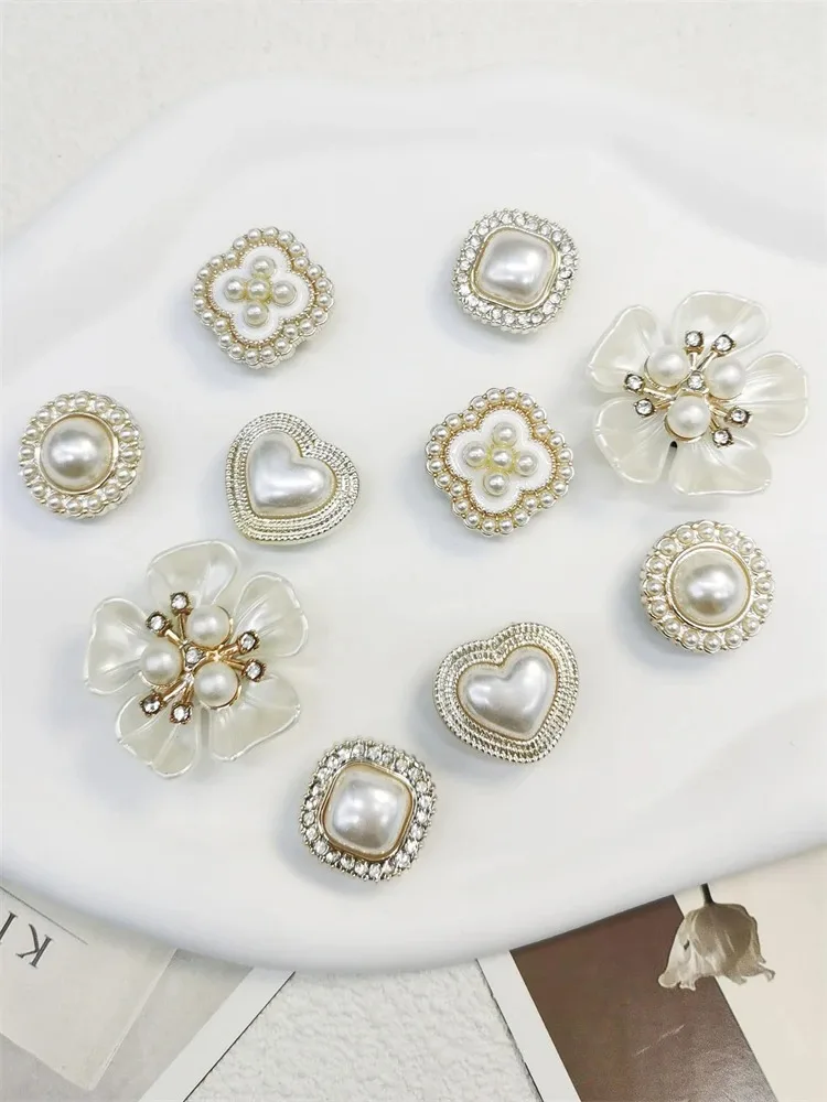 10 Stück Schuh-Charms aus ABS, Deko-Accessoires, DIY-Ornament-Pins für Clog-Schnallen, elegante Perlen-Blumen-Designs für Damenschuhe
