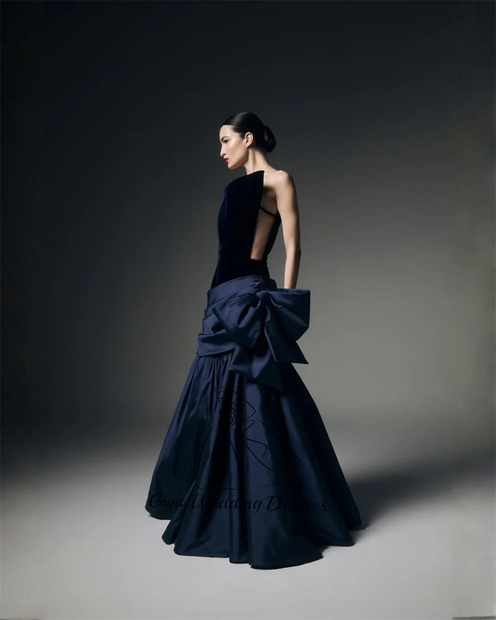 Giyu Customized Elegant Navy A Line One-Shoulder Evening Gown Dress Sleeveless Pleat Formal Party Dress Satin Prom Dress