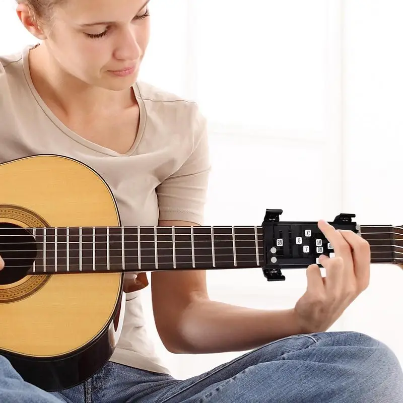 Gitarren-Akkord-Trainer, Akkord-Presser, Gitarren-Kumpel, tragbarer Gitarren-Trainer, Gitarren-Übungsgriffbrett, Gitarren-Akkord-unterstütztes Lernen