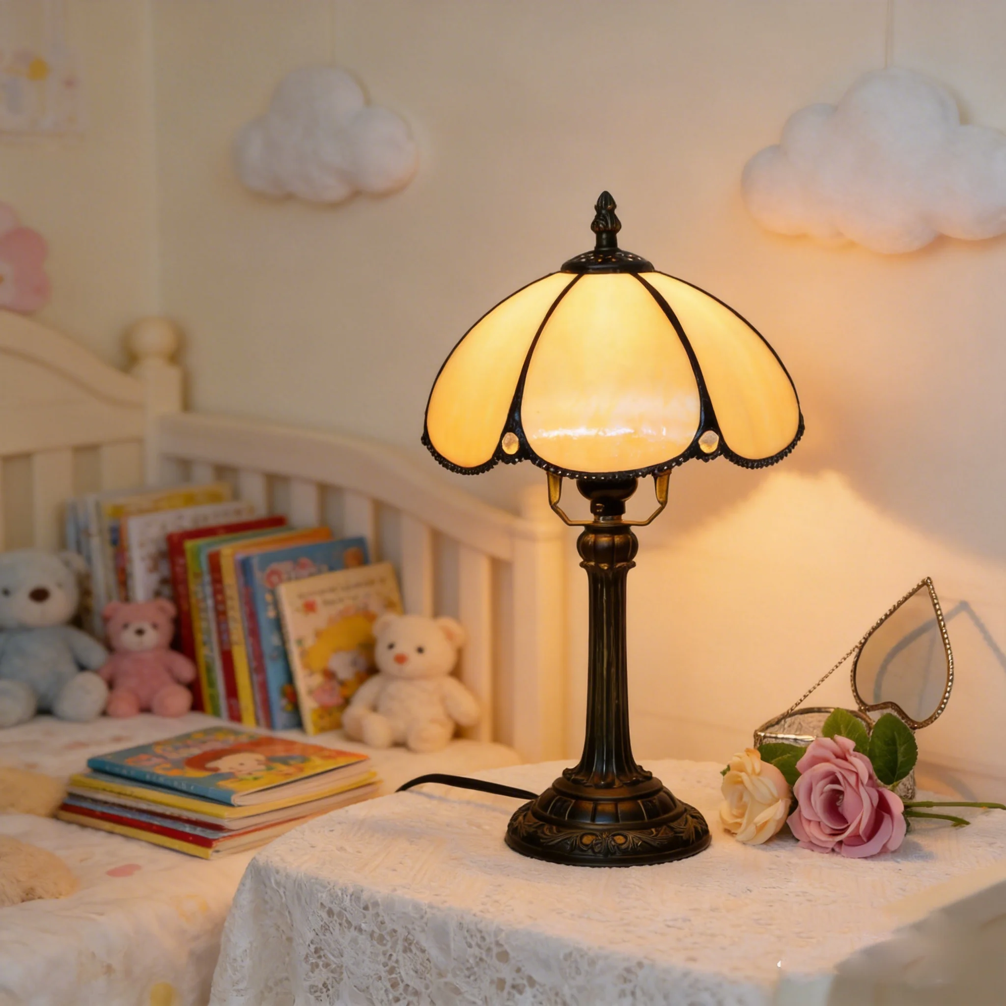 Tiffany Tischlampe im Modernen Stil Buntglas-Tischleuchte Gelbe Schreibtischlampe Nachttischlampe für Wohnzimmer Schlafzimmer Büro