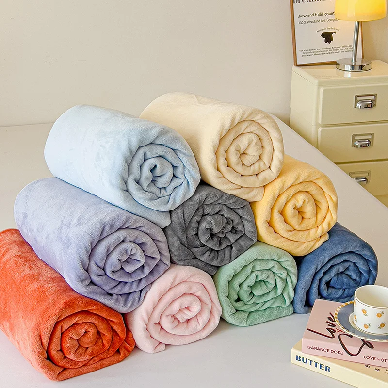 1 drap plat en flanelle de couleur unie aléatoire, couvre-lit en peluche, drap de lit double, linge de maison doux, respectueux de la peau, lavable, 250*230cm