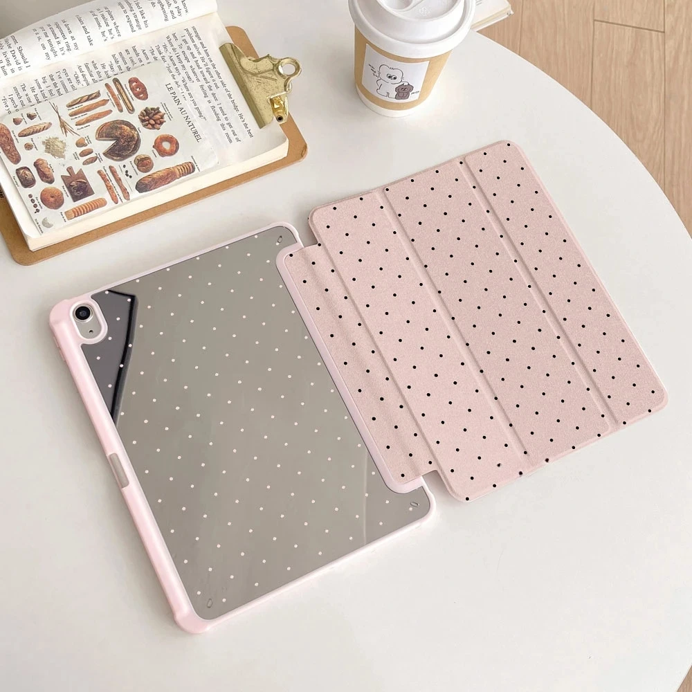 Étui à trois volets noir à pois pour iPad Pro 11, iPad 10.2 (9e/8e/7e génération), iPad 9.7 (5e/6e génération), iPad Air 4/5, iPad 10 (10.9 pouces), iPad Air 3 (10.5 pouces), iPad Pro 12.9, iPad Mini 6