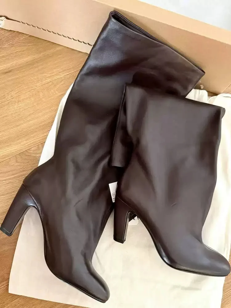 Weiche, glatte Leder-Slouch-Kniehohe Stiefel mit runder Zehenpartie, dickem Blockabsatz, weitem, gerafftem Schaft, zum Hineinschlüpfen, Damenschuhe