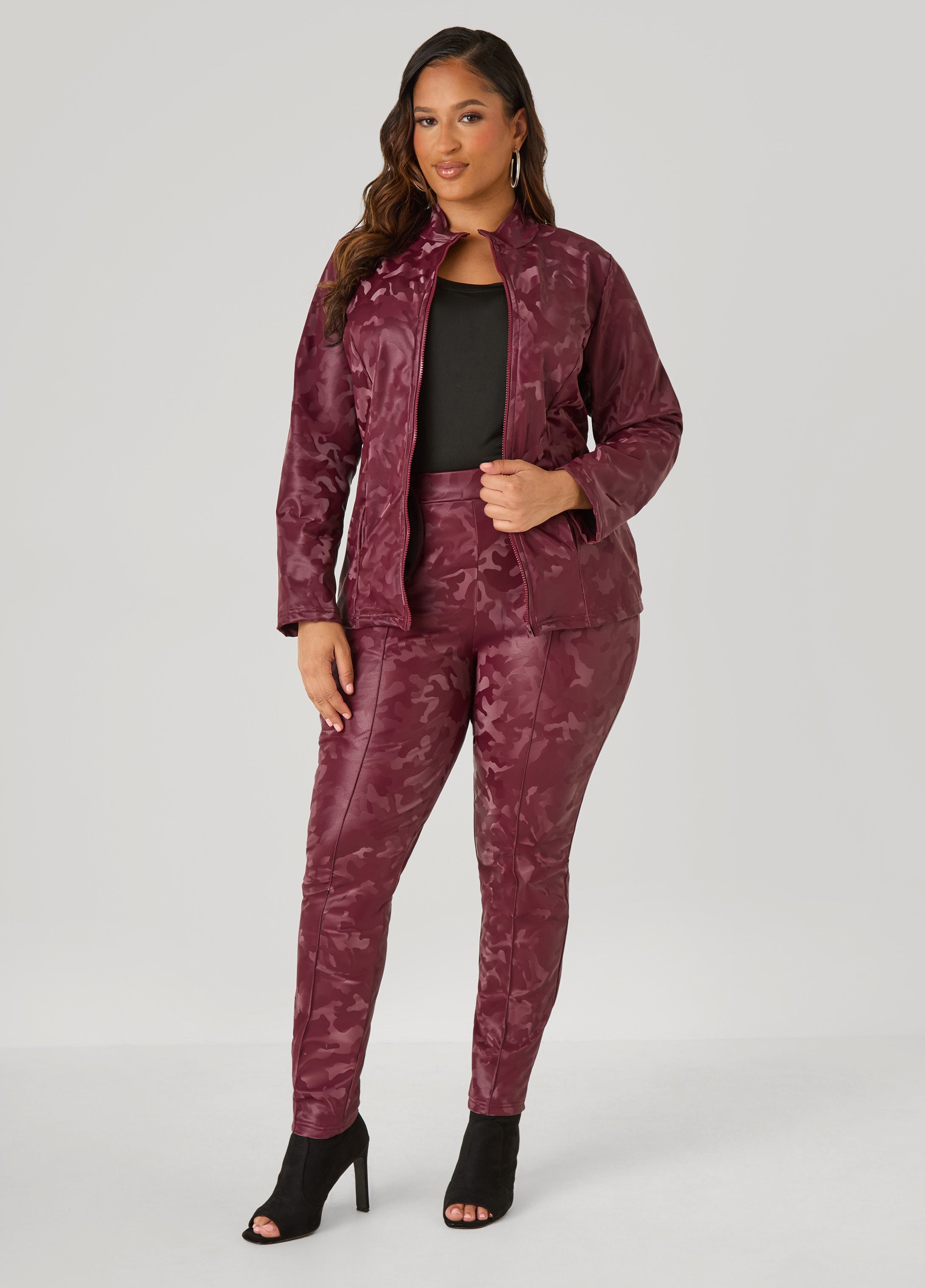 Plus Size Camo Print Faux Leather Leggings
