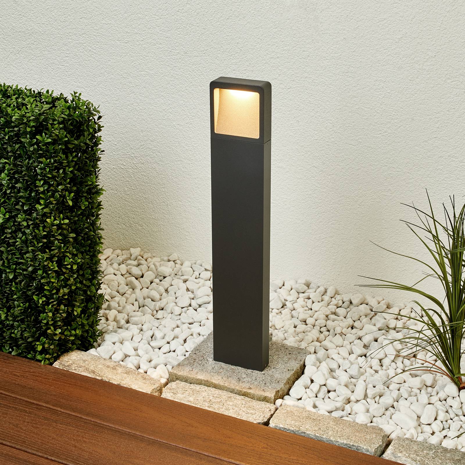 LED Wegeleuchte LEYA Lucande, schwarz, Aluminium, Modern, LED Außenleuchte