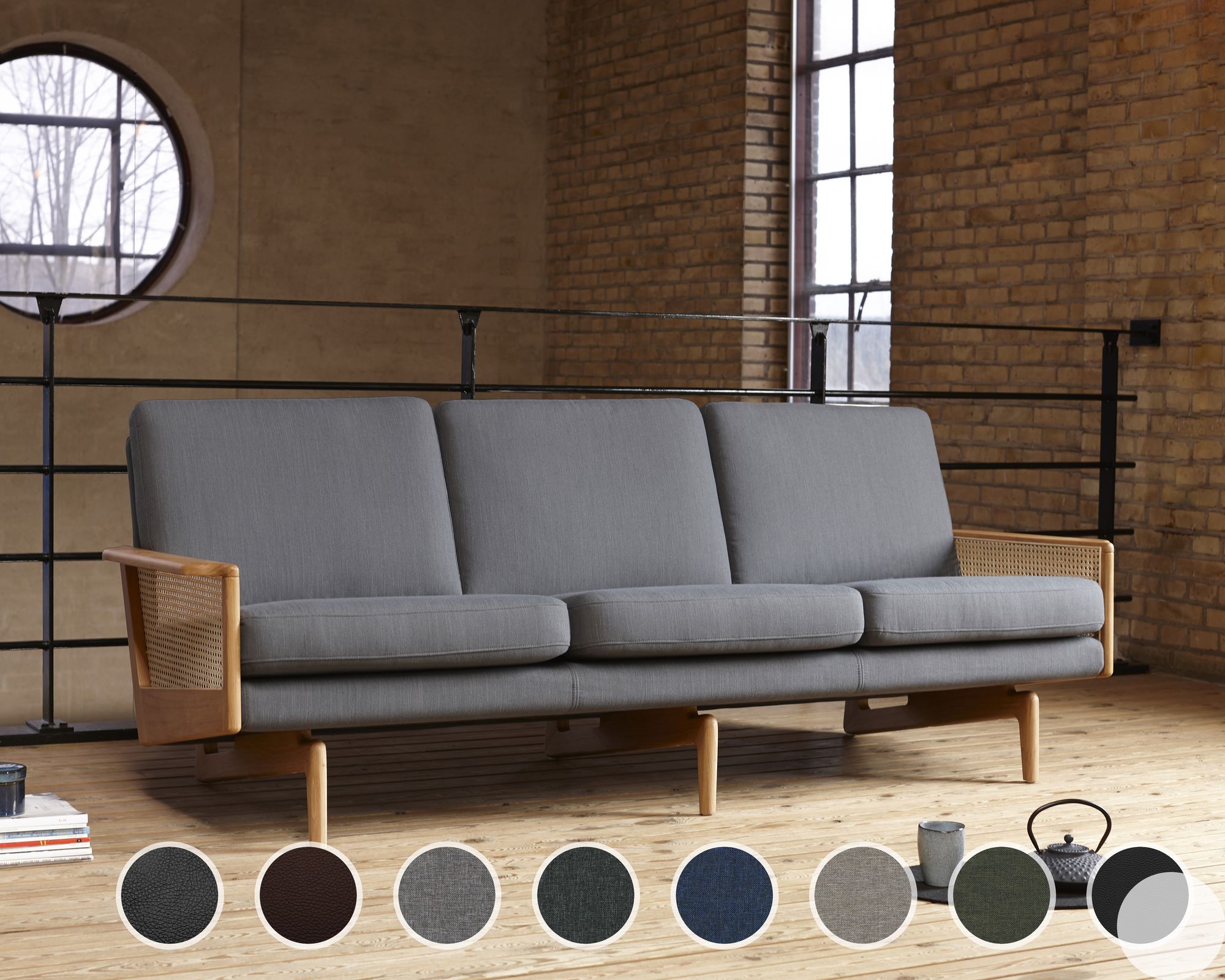 Kragelund »Egsmark« Sofa mit Holz-Armlehnen 2-Sitzer / Stoff 242 Grün