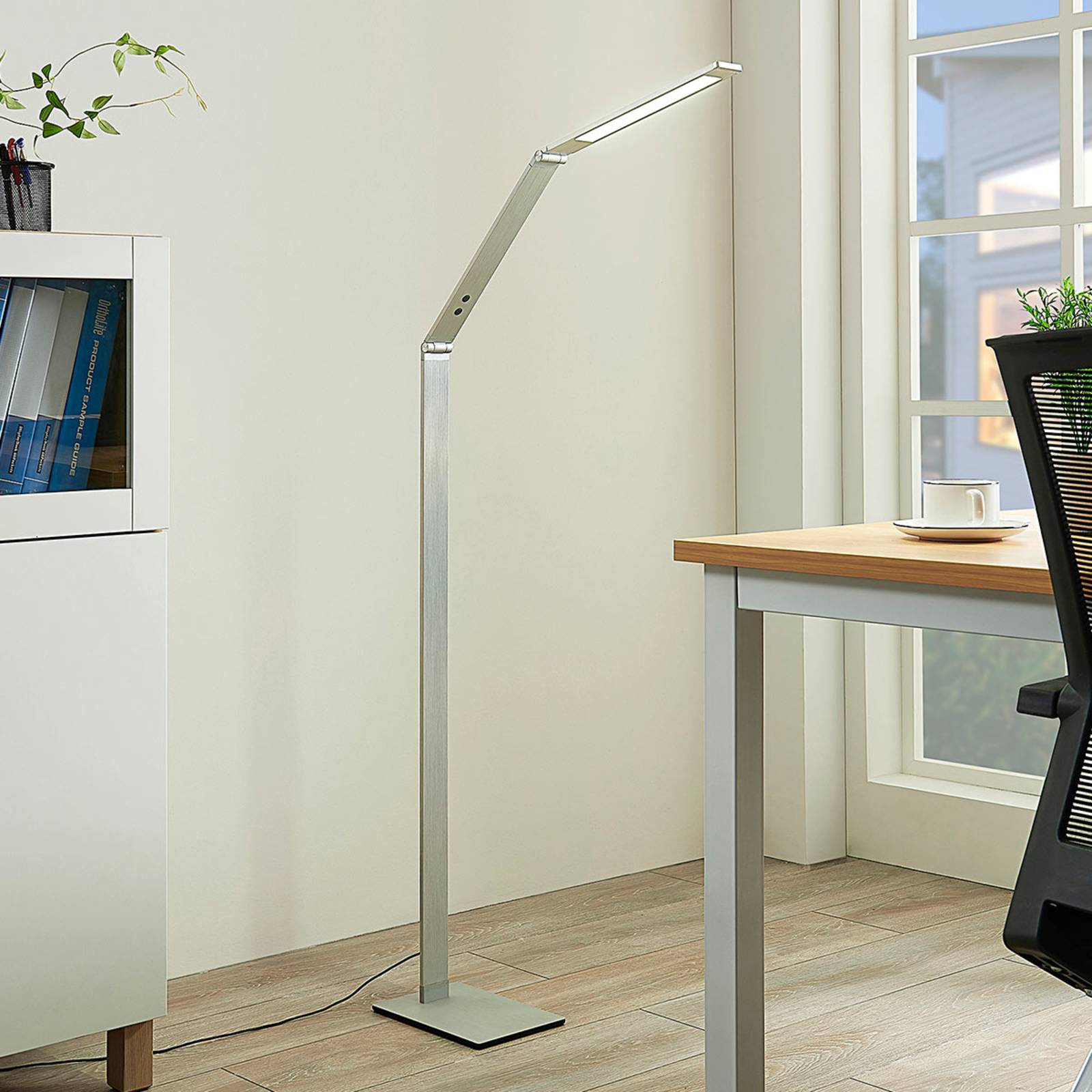 LED Stehlampe Nicano Lucande, dimmbar, alu / grau / zink, für Arbeitszimmer / Büro, Aluminium, Modern, LED Stehlampe