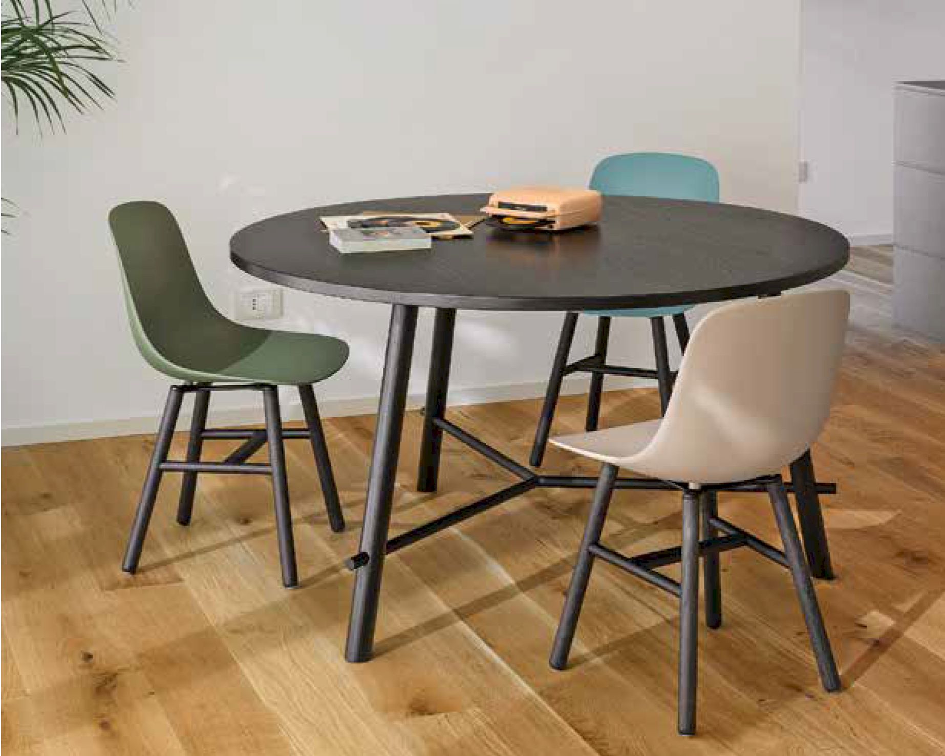 infiniti »PURE LOOP MONO« Retro Designer-Stuhl ROVAN Eiche natur / IS514 Sand